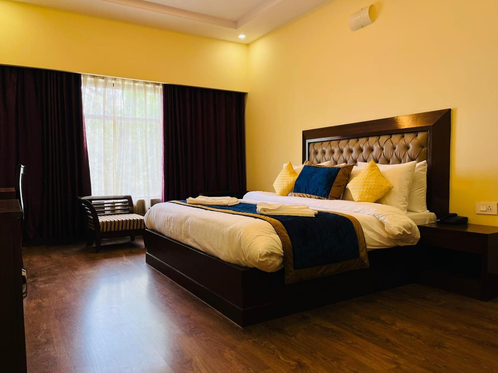 The Ashoka Inn 300Mts Walkable From Mall Road Shimla Exterior photo