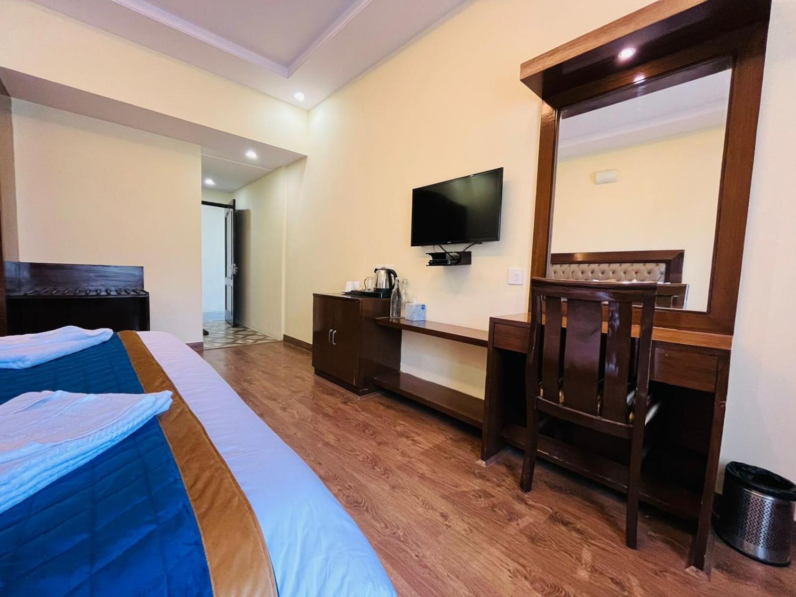 The Ashoka Inn 300Mts Walkable From Mall Road Shimla Exterior photo