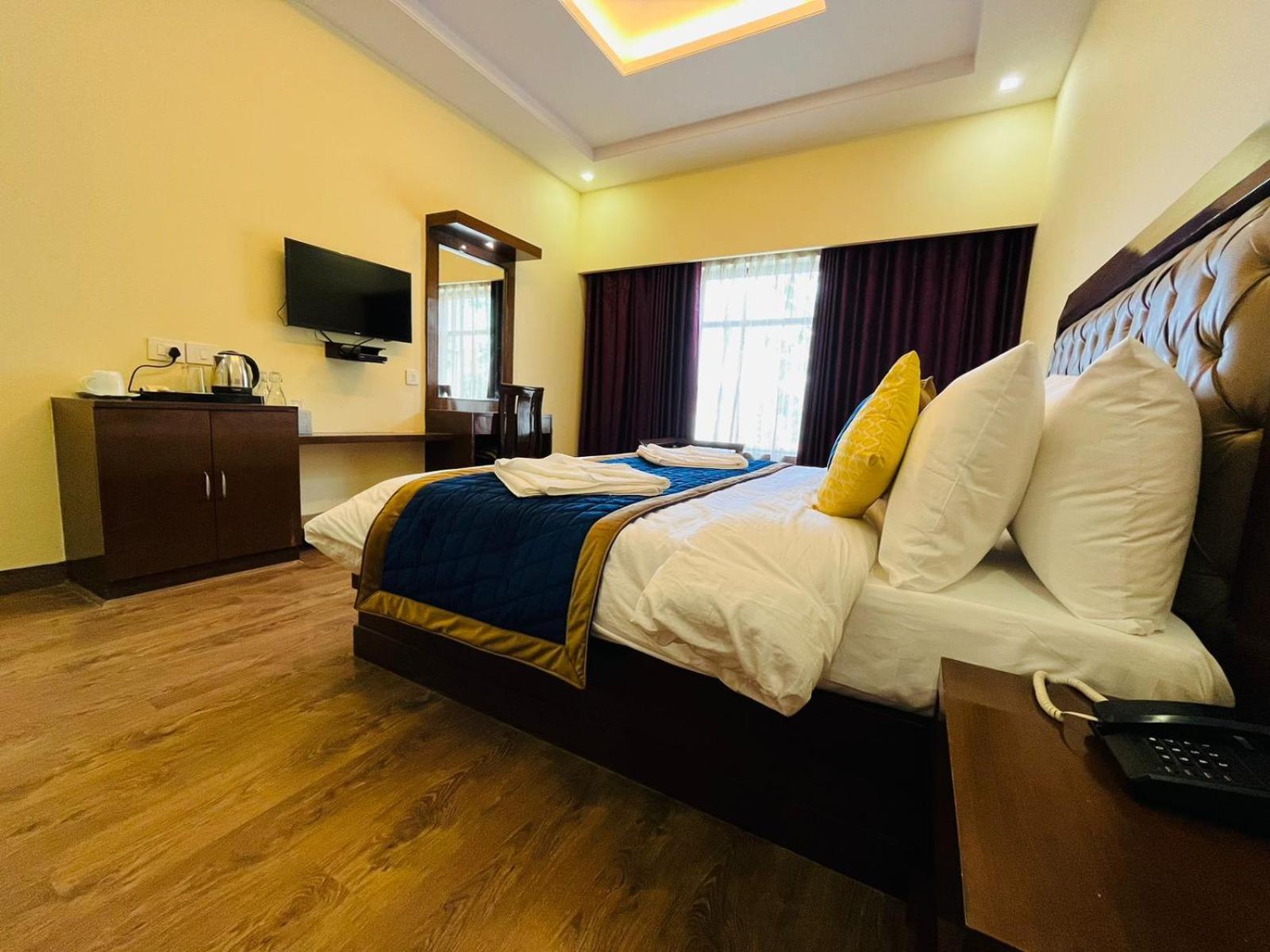 The Ashoka Inn 300Mts Walkable From Mall Road Shimla Exterior photo