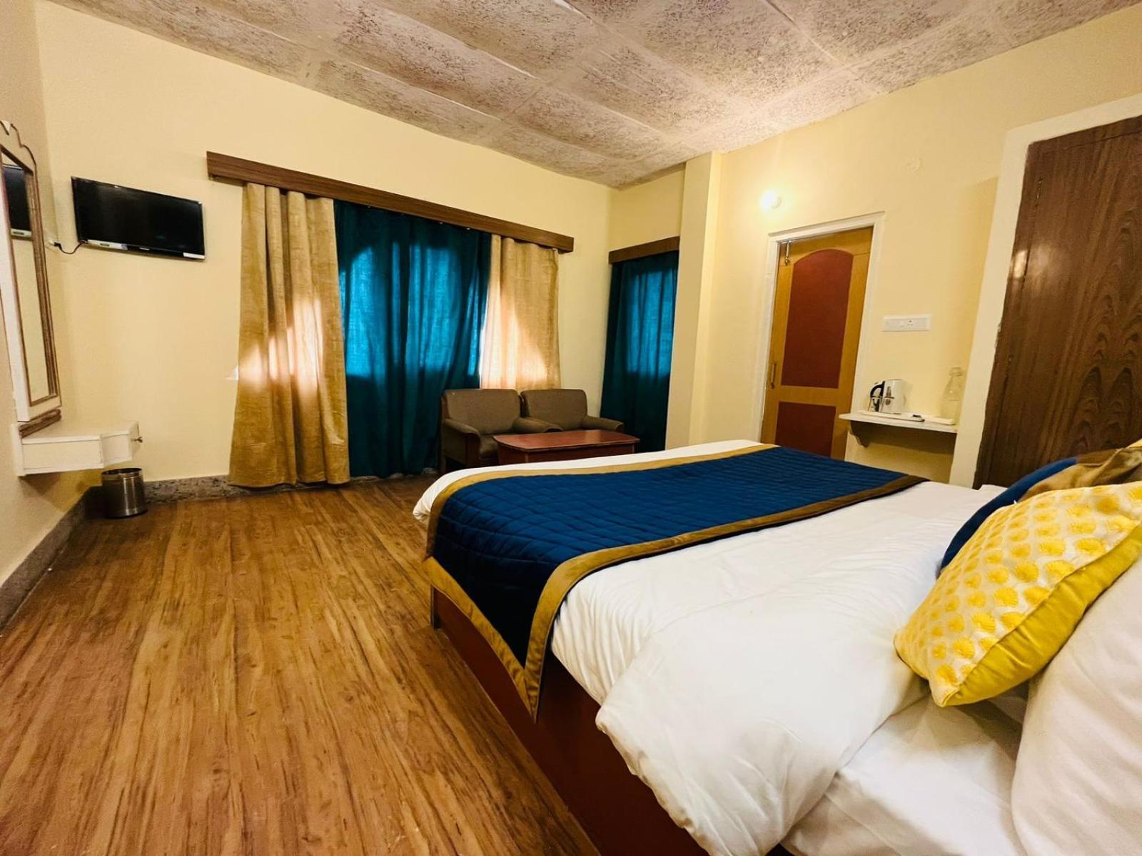 The Ashoka Inn 300Mts Walkable From Mall Road Shimla Exterior photo
